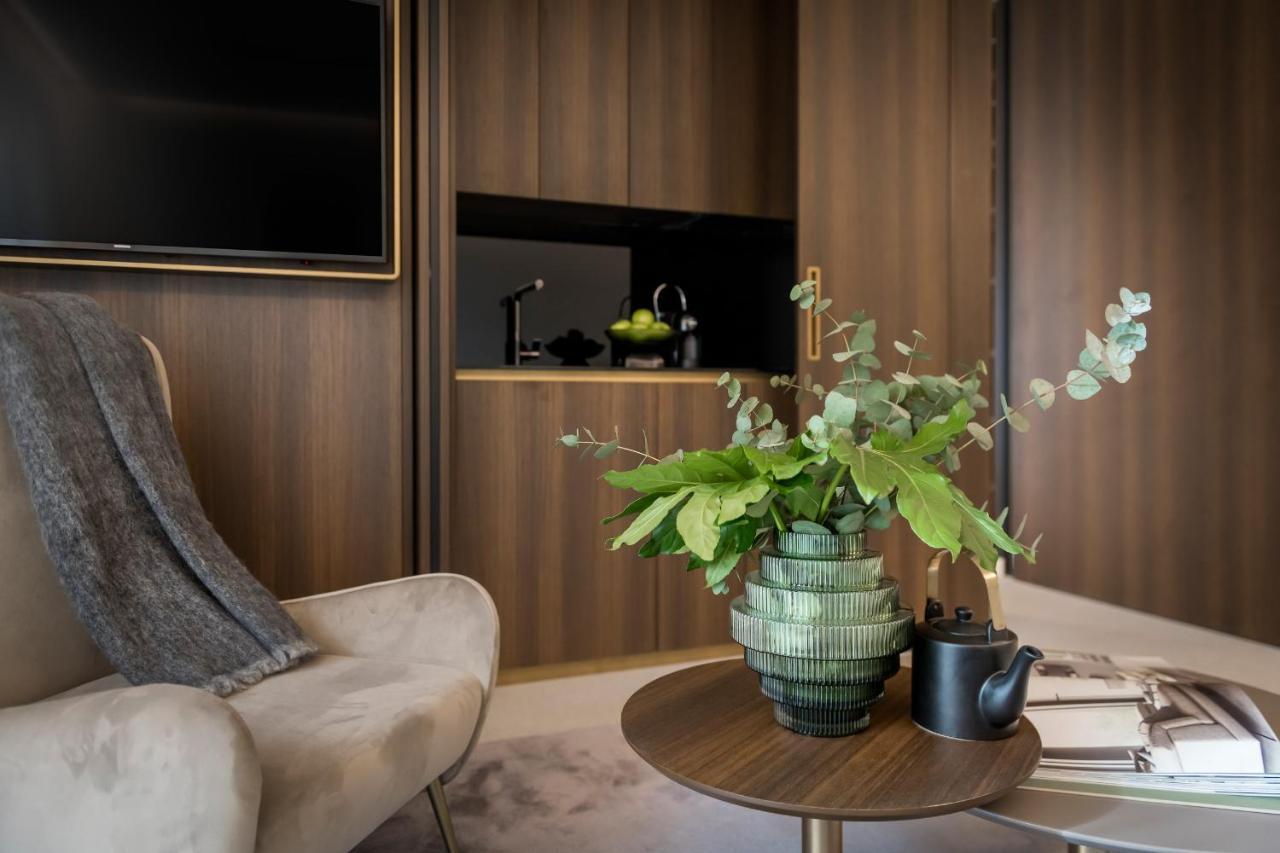 We Me Suite Hotel Riccione Exteriör bild