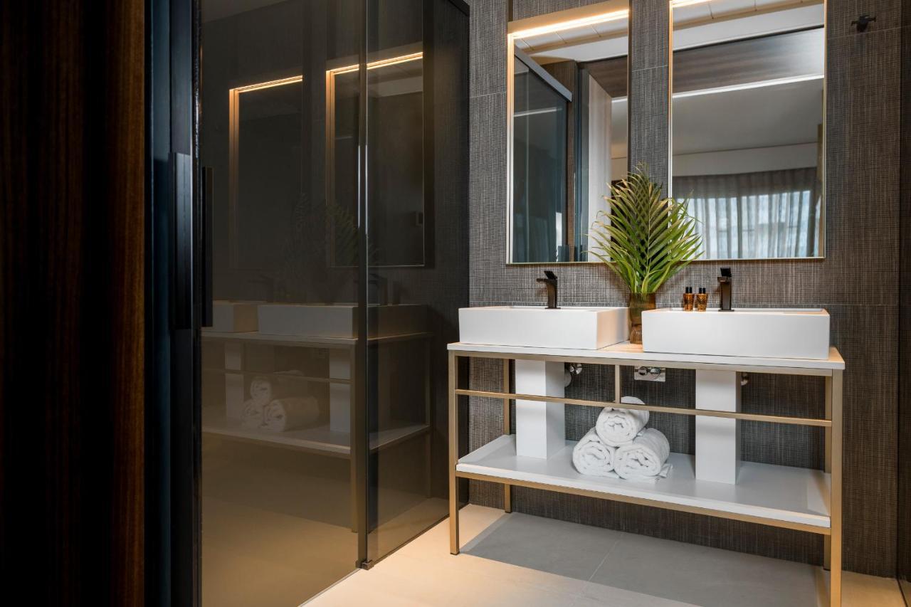 We Me Suite Hotel Riccione Exteriör bild