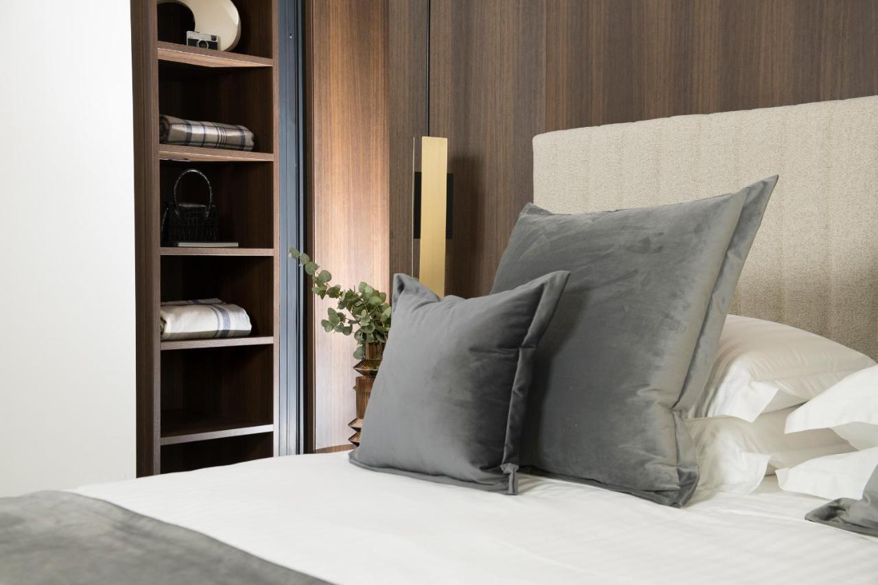 We Me Suite Hotel Riccione Exteriör bild