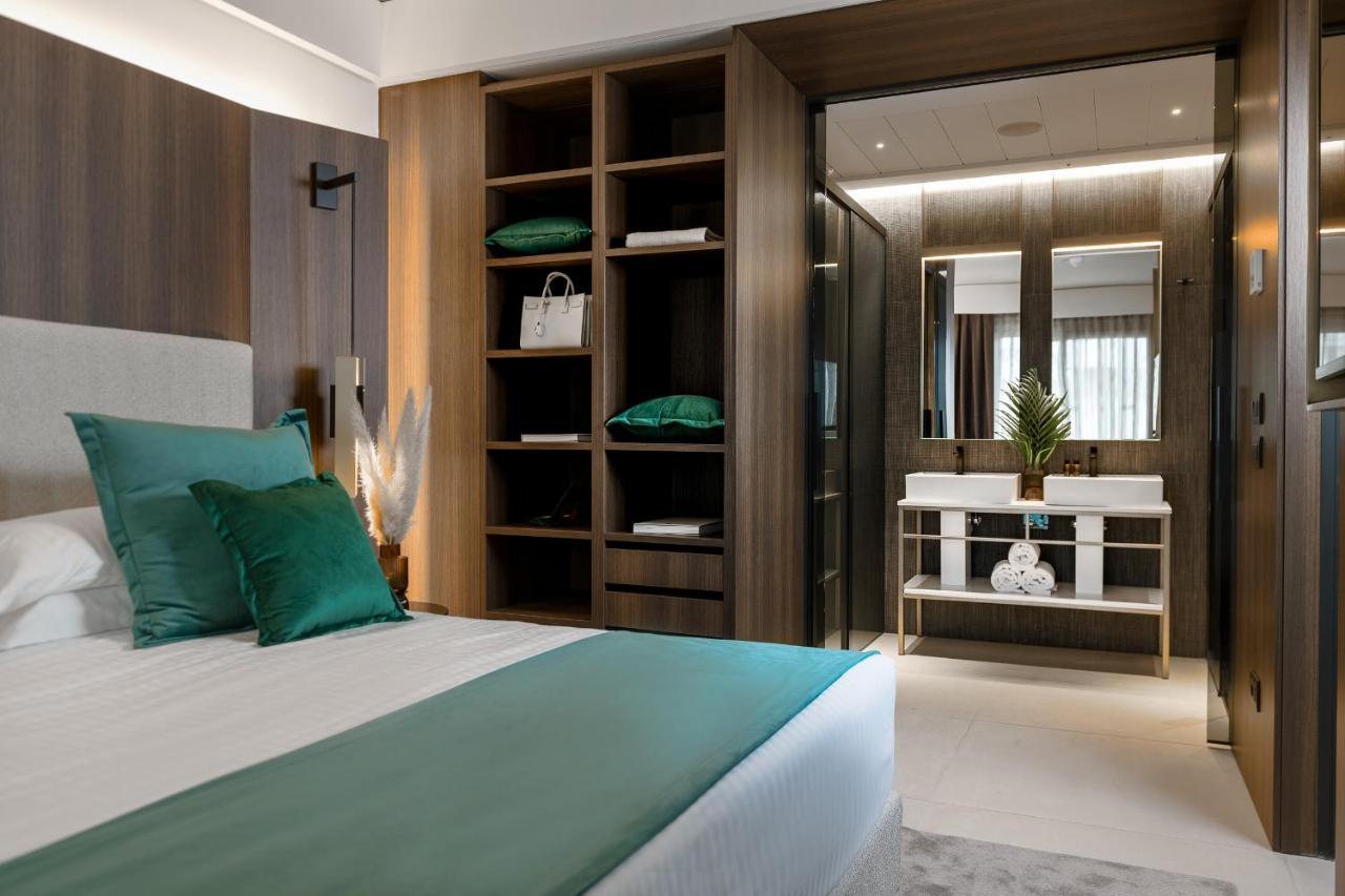 We Me Suite Hotel Riccione Exteriör bild