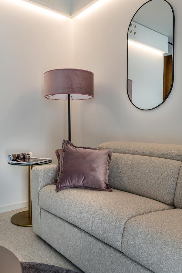 We Me Suite Hotel Riccione Exteriör bild