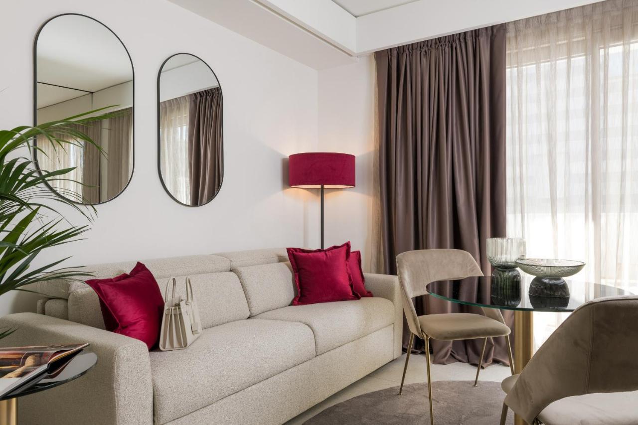 We Me Suite Hotel Riccione Exteriör bild