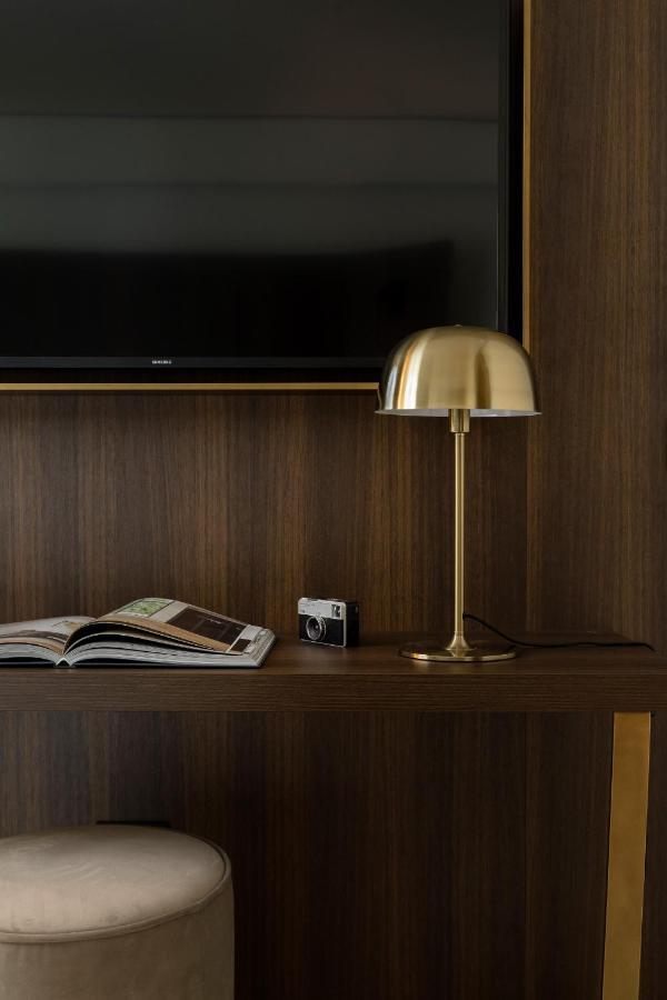 We Me Suite Hotel Riccione Exteriör bild