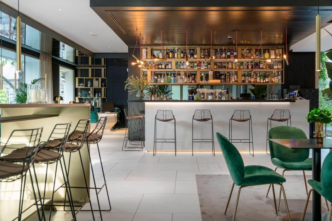 We Me Suite Hotel Riccione Exteriör bild